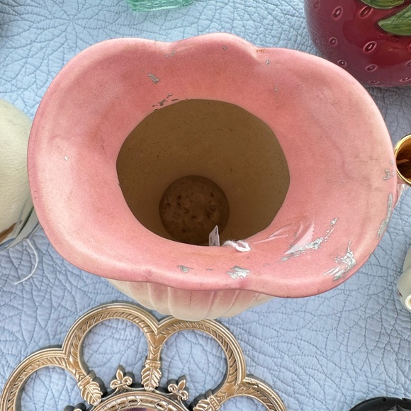 Elegant Ombre Vase - Picture 3 of 4